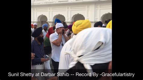 Sunil Shetty Visit At Shri Darbar Sahib Golden Temple Amritsar