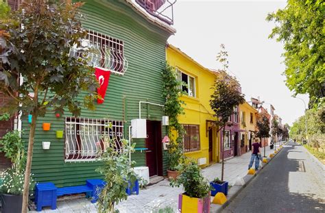 The Best Neighborhoods in Istanbul to Eat, Shop, and Drink