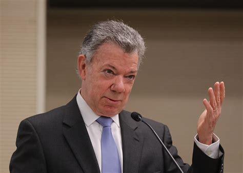 Juan Manuel Santos tilda de patraña a la convalidación del TSJ al