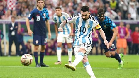 Argentina Through To World Cup Final Lionel Messis Side Beat Croatia 3 0 World News Sky News