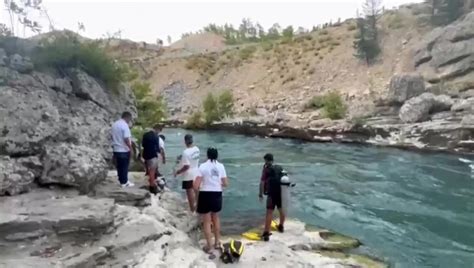 Manavgat ta Serinlemek İçin Giren Genç Akıntıya Kapılarak Kayboldu