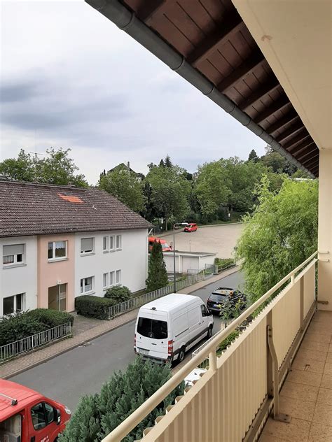 Vermietet Großzügige 4 Zimmer Wohnung Mit Balkon In Kleiner