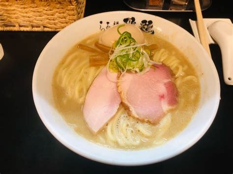 『鶏白湯そば大盛り味玉』らぁ麺 飛鶏のレビュー ラーメンデータベース