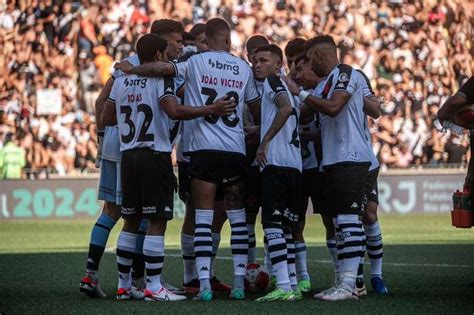 Vasco Perde Para O Nova Igua U E Sofre Elimina O Na Semifinal Do Carioca