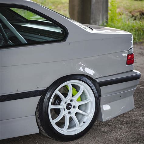 BMW E36 COUPE REAR OVERFENDERS - CLIQTUNING