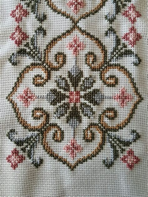 Pin By Fatma Tulay On Yapt M Kanavi E Ler Cross Stitch Designs