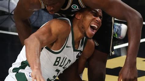 Giannis Antetokounmpo Se Lesionó En Milwaukee Bucks Vs Atlanta Hawks Juego 4 Finales De