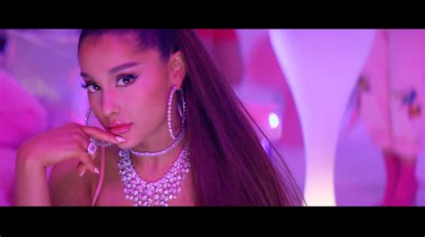 アリアナ・グランデ 新曲「7 Rings」のmv公開 品川ナンバーの車が登場 Spice エンタメ特化型情報メディア スパイス