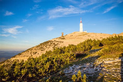 Vaucluse Un Randonneur Fait Une Chute Mortelle Sur Le Mont Ventoux