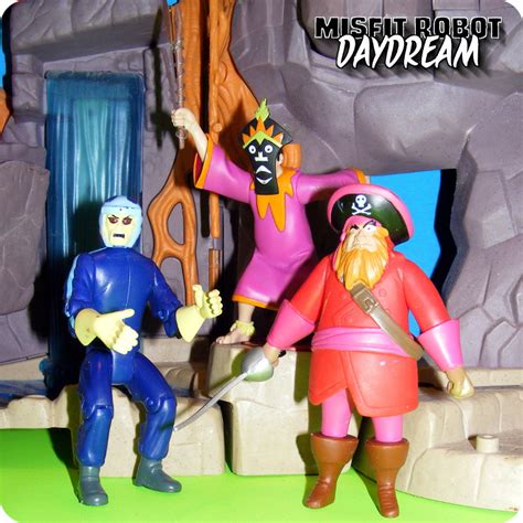 Misfit Robot Daydream: Scooby-Doo "The Phantom Racer," "The Witch ...