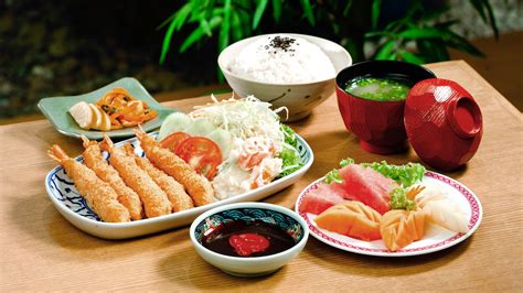 Exploring the Exquisite Delights: Top 10 Japanese Foods | Sanraku ...