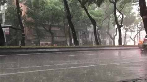 快訊／午後對流雨彈來襲！7縣市大雨特報 防雷擊、強陣風 東森最即時最快速新聞