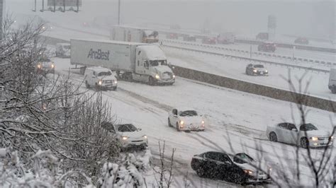 Winter Storm Hits Eastern Us Hundreds Of Thousands Without Power