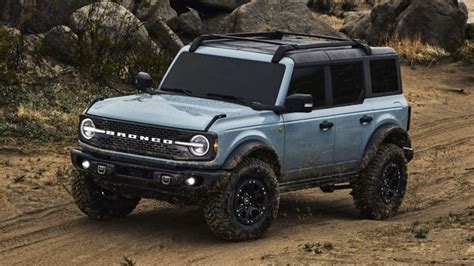 Ford Tests Manual Bronco With Desirable Sasquatch Package