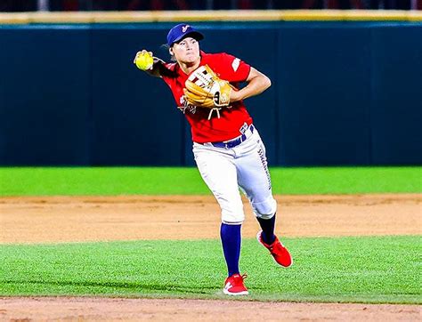 MAJO VALENZUELA HACE HISTORIA EN EL SOFTBOL FEMENIL