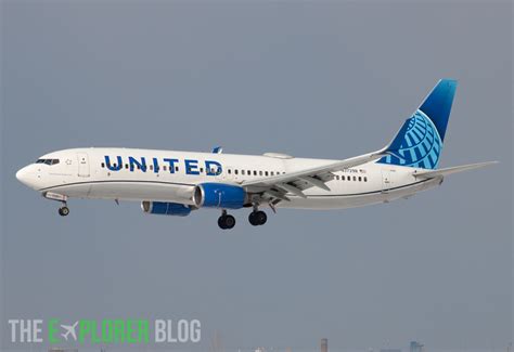 N United Airlines Boeing By Bryan Wu Aeroxplorer Photo