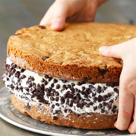 Giant Cookie Ice Cream Sandwich Recipe by Maklano