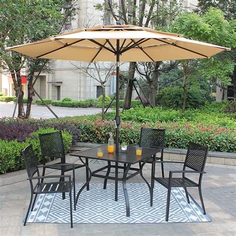 Black and Metal Patio Décor