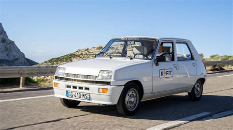 Le Renault 5 Rétrofit exposée à Rétromobile Mobiwisy