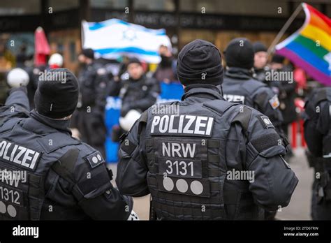 16 12 2023 Düsseldorf pro palästinensische Demonstration Polizei