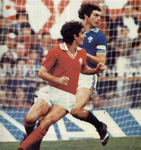 Morto Paolo Rossi La Carriera E Il Mondiale 1982 Style