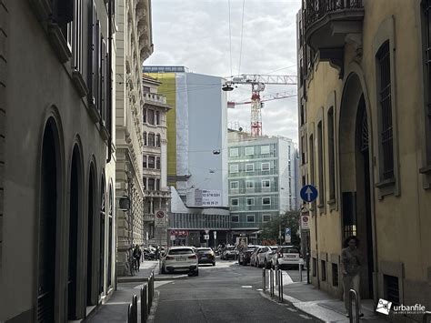 Milano Centro Storico Cantieri Lungo Corso Italia Ottobre