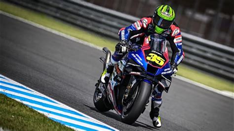 Motogp Yamaha Cal Crutchlow Riding At Each Cornerat Mobility Resort