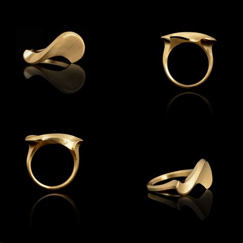 Customers are flocking to jarred jewellery for engagement rings 18