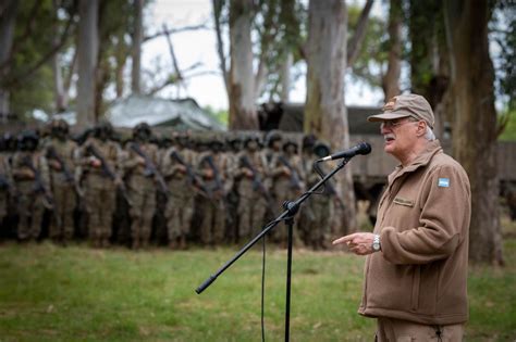 En Entre Ríos Taiana Supervisó Importante Ejercicio De Adiestramiento Del Ejército En Tierra