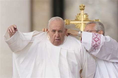 Pope Francis Helped Wear Liturgical Vestments Editorial Stock Photo ...