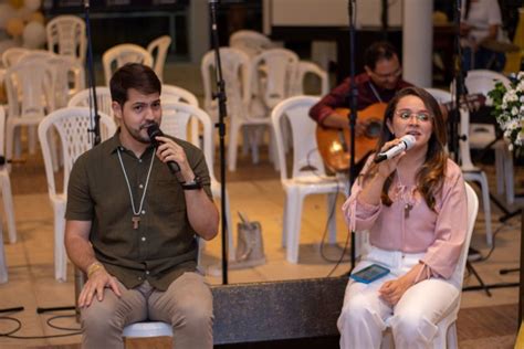 R Veillon Da Paz Marca A Chegada De De Um Jeito Diferente