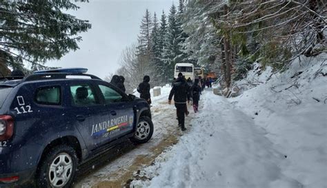 Peste De Elevi Din Zal U Ajuta I De Jandarmii Montani Din Rodna S