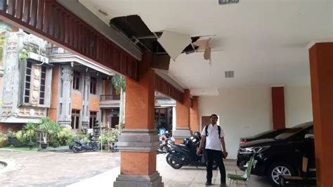 Plafon Gedung Baru Dprd Klungkung Jebol Bali Express