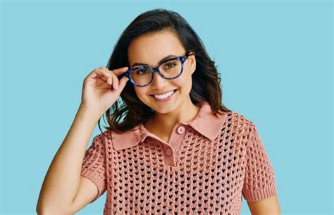 5 Big Head Glasses Styles To Fit And Flatter A Larger Face