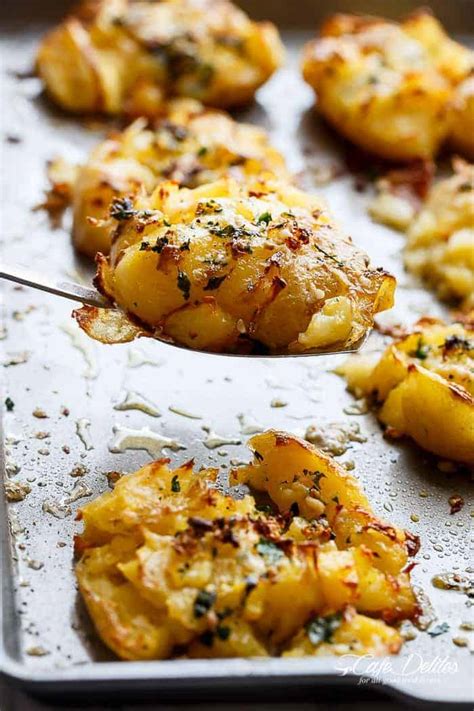 Crispy Garlic Butter Parmesan Smashed Potatoes