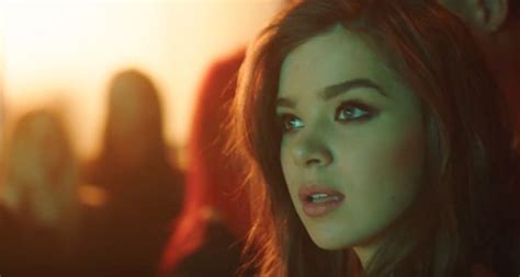 Hailee Steinfeld - "Rock Bottom" - Directlyrics