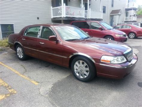 Sell Used 2004 Lincoln Town Car Ultimate Sedan 4 Door 4 6L 67k Miles In