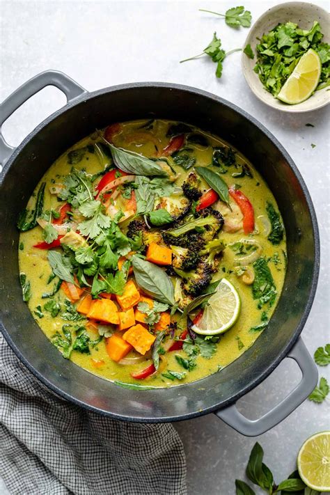 Easy Thai Green Curry With Gingery Chicken Vegetables Pwwb Recipe