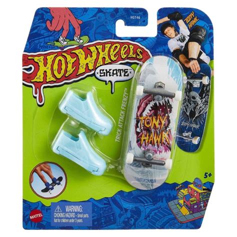 Set Mini Placa Skateboard Cu Pantofi Hot Wheels HGT Noriel