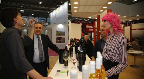 VINITALY CHIUDE CON 125 MILA PRESENZE DA 145 NAZIONI Virtù Quotidiane