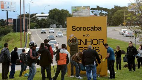 Veja as imagens dos atos de vandalismo contra o totem Sorocaba é do