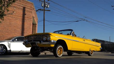 Tupac S 1961 Chevrolet Impala Has Resurfaced As A Hopping Long Beach Lowrider Autoevolution