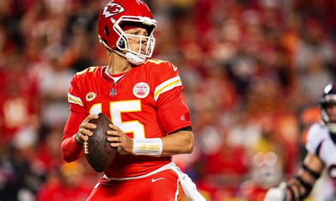 Nfl Dfs Week Qb Coach Top Draftkings Fanduel Picks Fantasy Alarm