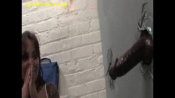 Negro extraño en Gloryhole XVIDEOS