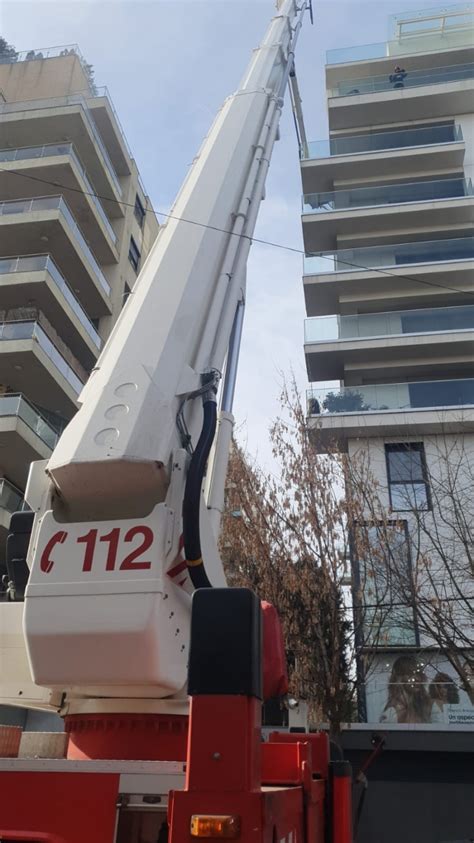 Incendiu pe balconul unui apartament din Capitală 20 de oameni au fost