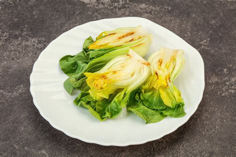 Ensalada De Bok Choy A La Parrilla Foto De Archivo Imagen De Sano