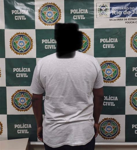 Pol Cia Civil Prende Em Maca No Rj Suspeito Por Recepta O De