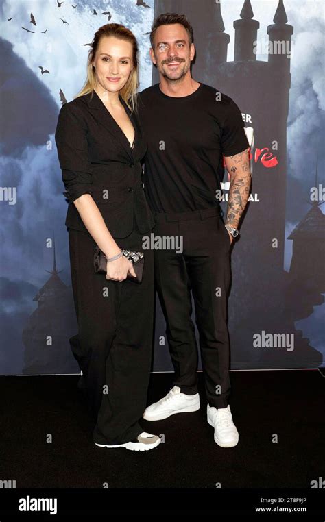 Anna Hofbauer Und Marc Barthel Bei Der Premiere Des Musicals Tanz Der