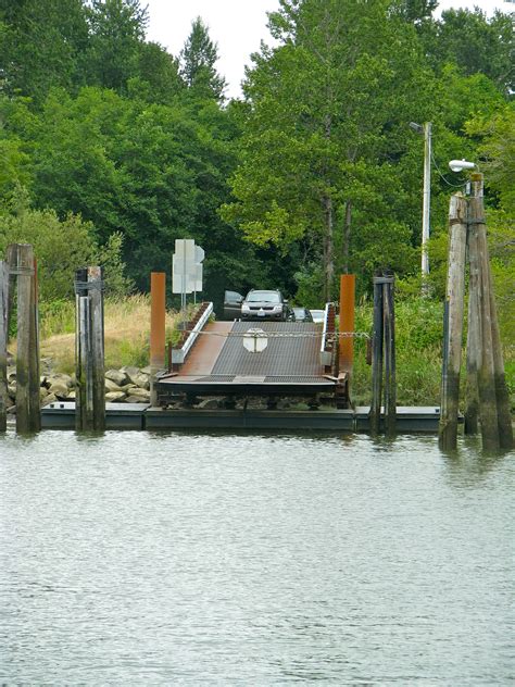 Ferry Wahkiakum - Twelve Mile Circle - An Appreciation of Unusual Places