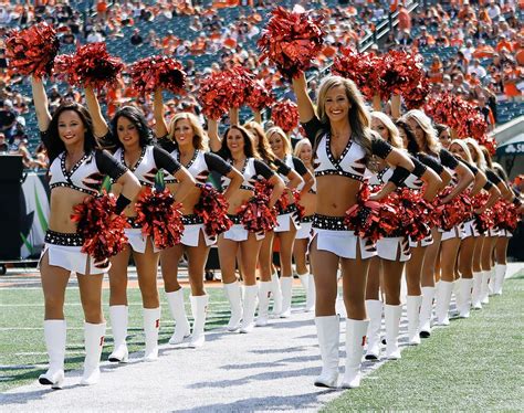 Nfl Cheerleaders Week 3 Nfl Cheerleaders Cheerleading Nfl